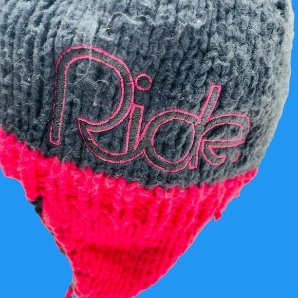 Ride Snowboards Knit Pom Top Ear Flap Beanie Hat OS Gray Pink Snow Ski Snowboard - Picture 3 of 4